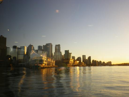 lonsdale-quay-hotel.jpg lonsdale-quay-hotel.jpg