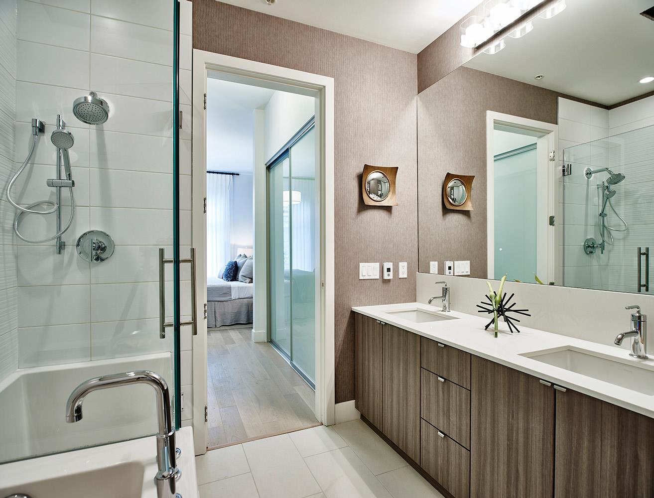 2015_05_20_09_36_01_portage_gallery_ensuite.jpg